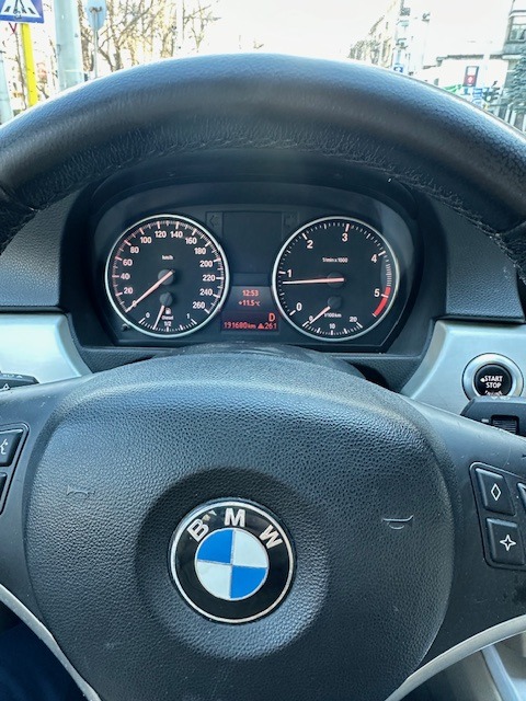 BMW 320, снимка 8 - Автомобили и джипове - 46280723