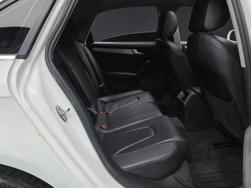 Audi A4 2.0 TDI, снимка 12 - Автомобили и джипове - 53887543