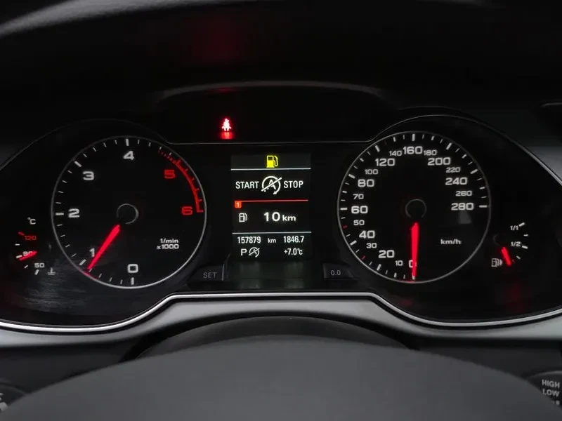 Audi A4 2.0 TDI, снимка 8 - Автомобили и джипове - 53887543