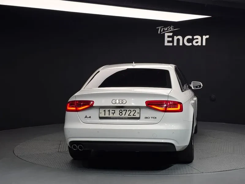 Audi A4 2.0 TDI, снимка 4 - Автомобили и джипове - 53887543