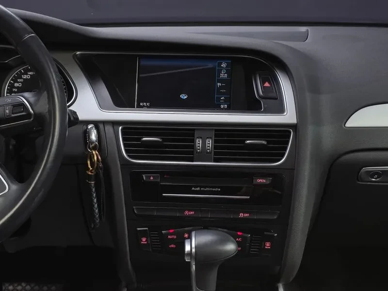 Audi A4 2.0 TDI, снимка 14 - Автомобили и джипове - 53887543