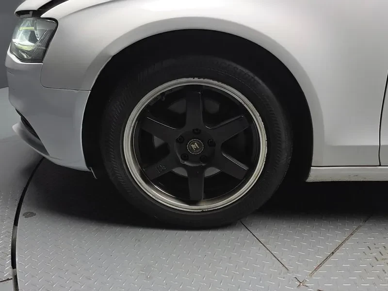 Audi A4 2.0 TDI, снимка 5 - Автомобили и джипове - 53887543