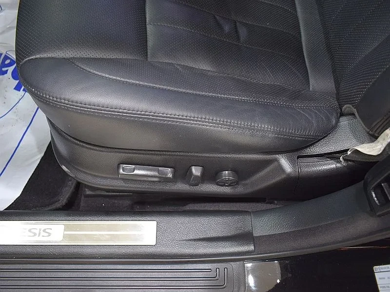 Hyundai Genesis 3.3, снимка 15 - Автомобили и джипове - 54618182