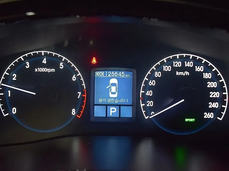 Hyundai Genesis 3.3, снимка 6 - Автомобили и джипове - 54618182