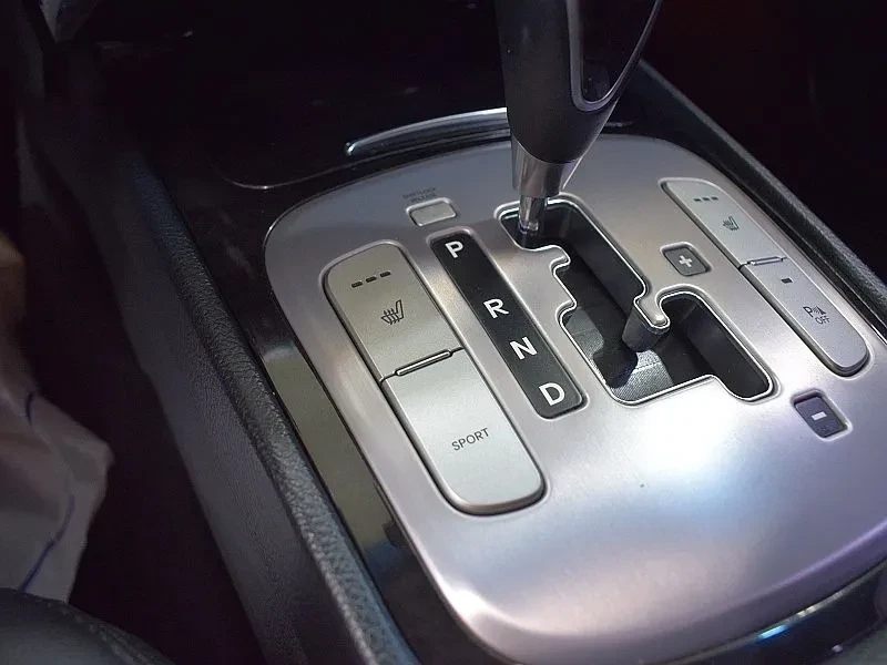 Hyundai Genesis 3.3, снимка 17 - Автомобили и джипове - 54618182