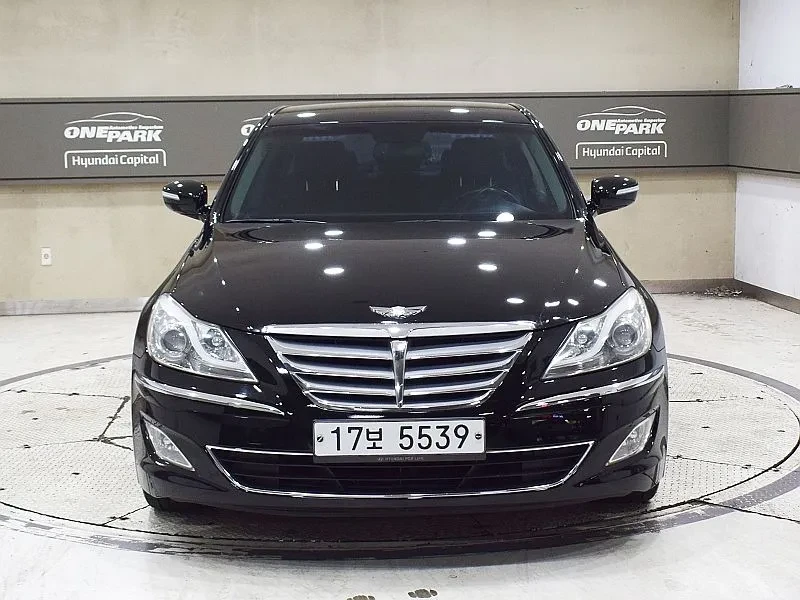 Hyundai Genesis 3.3, снимка 2 - Автомобили и джипове - 54618182