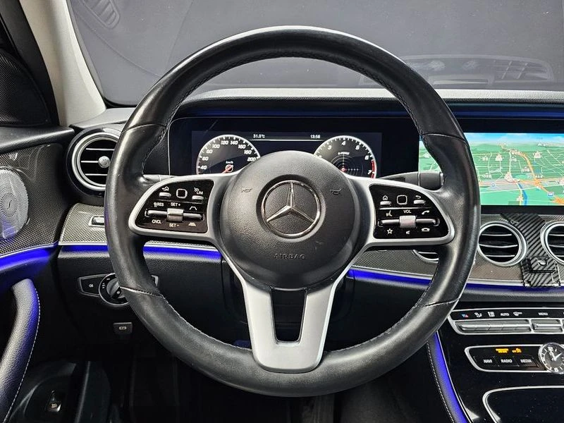 Mercedes-Benz E 300 E300 4MATIC AMG Line| 258к.с.| ВКЛ.ТЕХНОТЕСТ, снимка 13 - Автомобили и джипове - 55701373