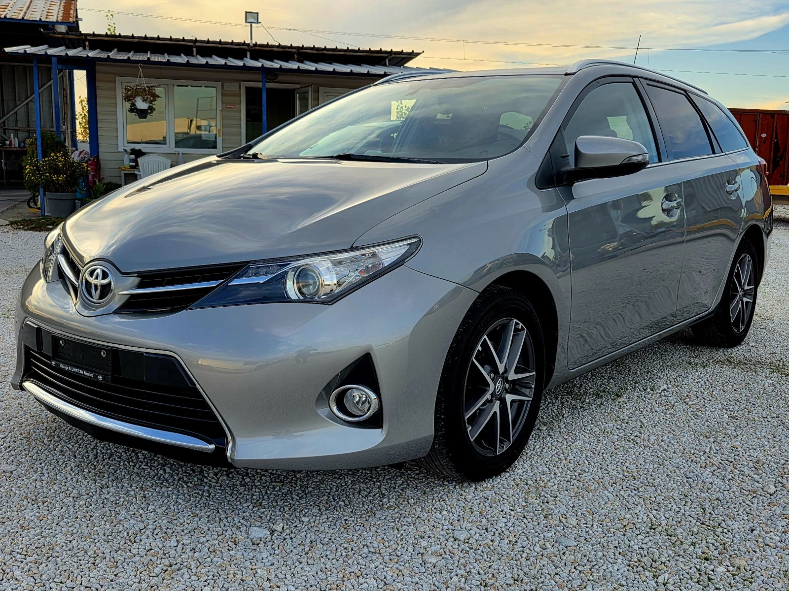 Toyota Auris 1.6, снимка 1
