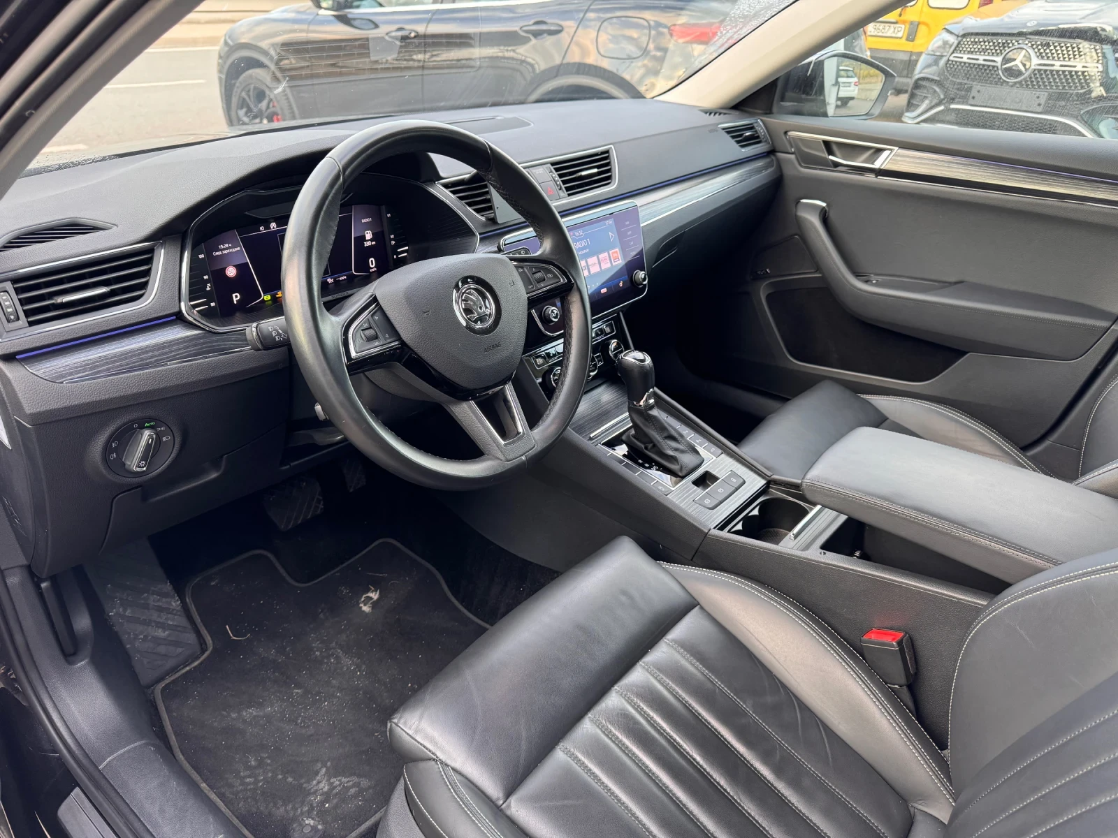 Skoda Superb 2.0TDI ACC Digital Cockpit Facelift Line Assist - изображение 7