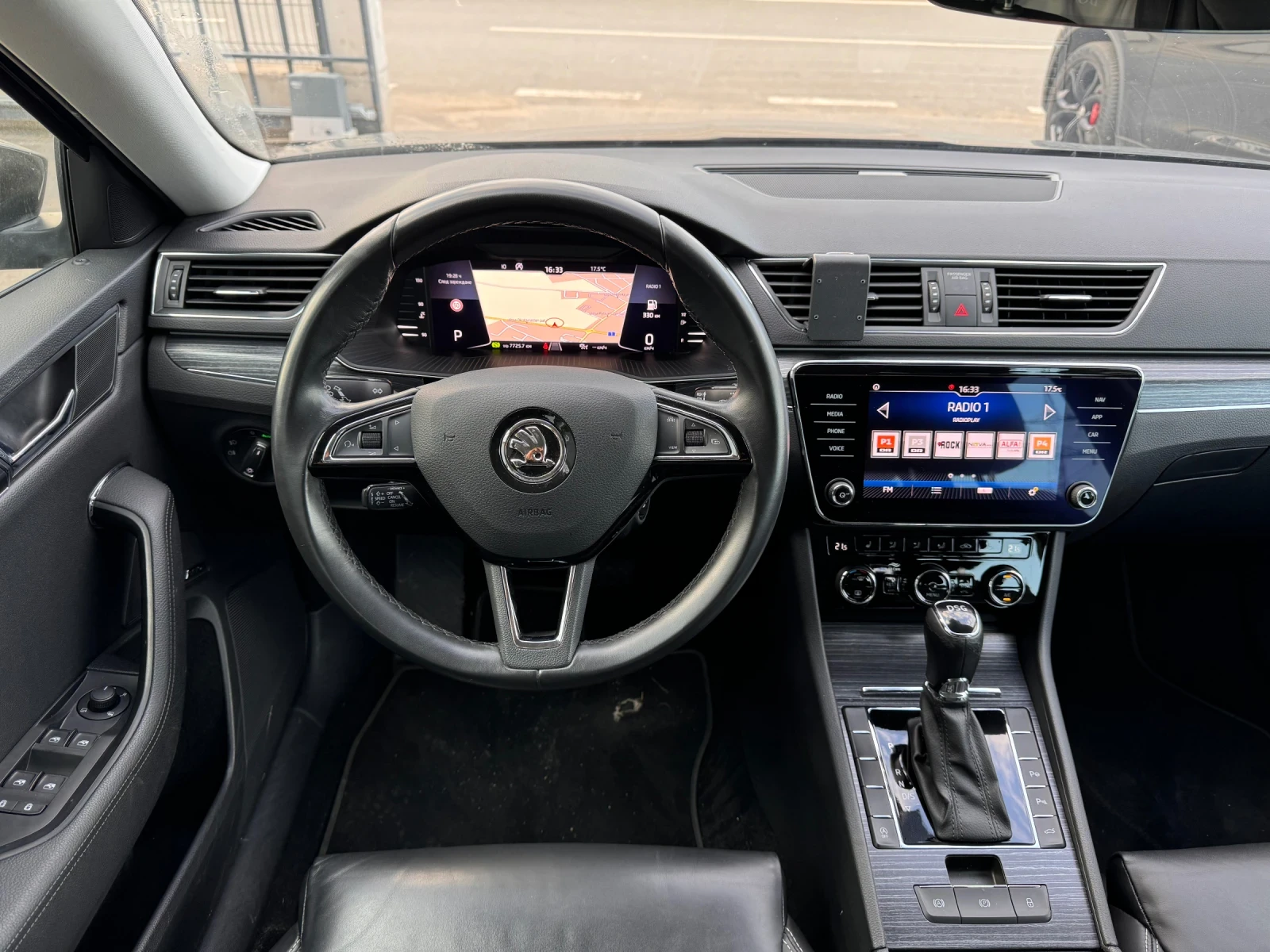 Skoda Superb 2.0TDI ACC Digital Cockpit Facelift Line Assist - изображение 8