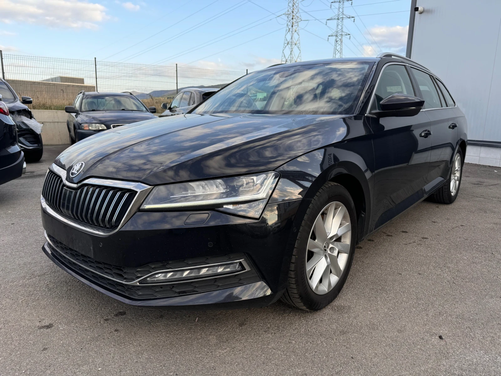 Skoda Superb 2.0TDI ACC Digital Cockpit Facelift Line Assist - изображение 2