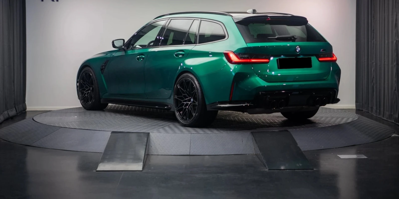 BMW M3 Touring Competition xDrive - изображение 6