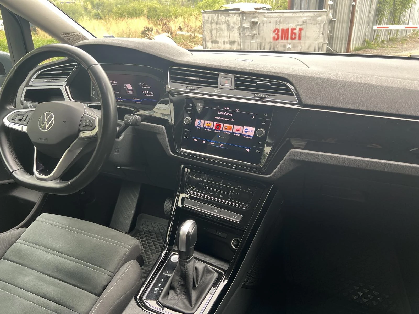 VW Touran Touran Highline 2.0 TDI SCR  DSG - изображение 4