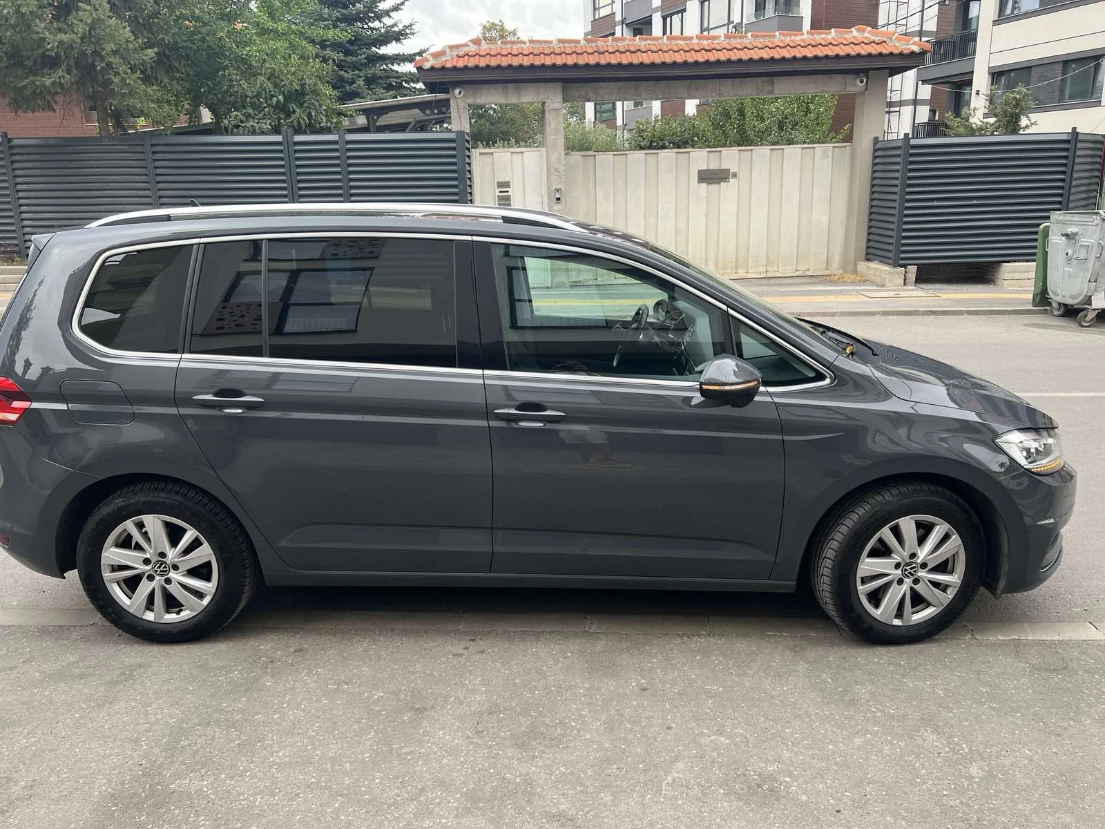 VW Touran Touran Highline 2.0 TDI SCR  DSG - изображение 9