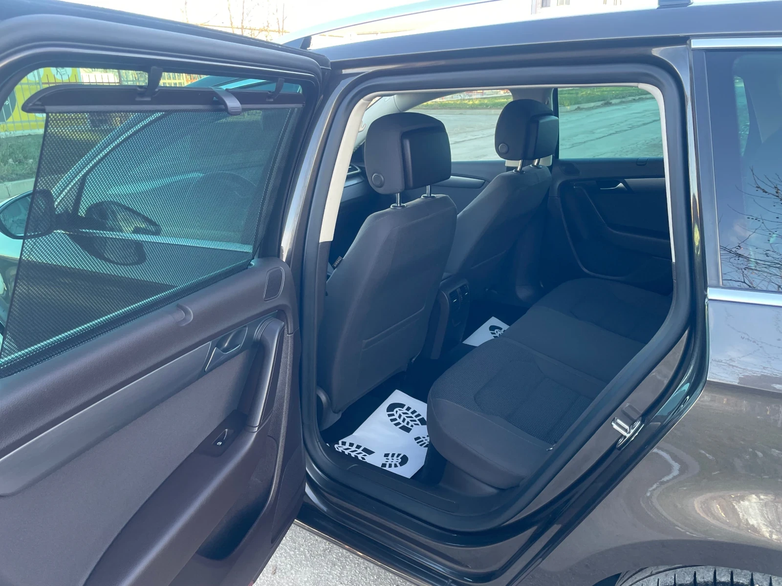 VW Passat 2.0TDI 170kc\NAVI\KAMERA\PODGEV\ | Mobile.bg � ����������� 10