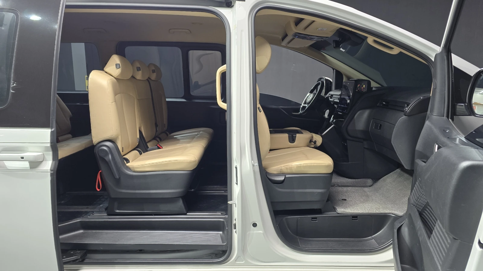 Hyundai Staria L3.5 Tourer 9seater autogeorge.com - изображение 10