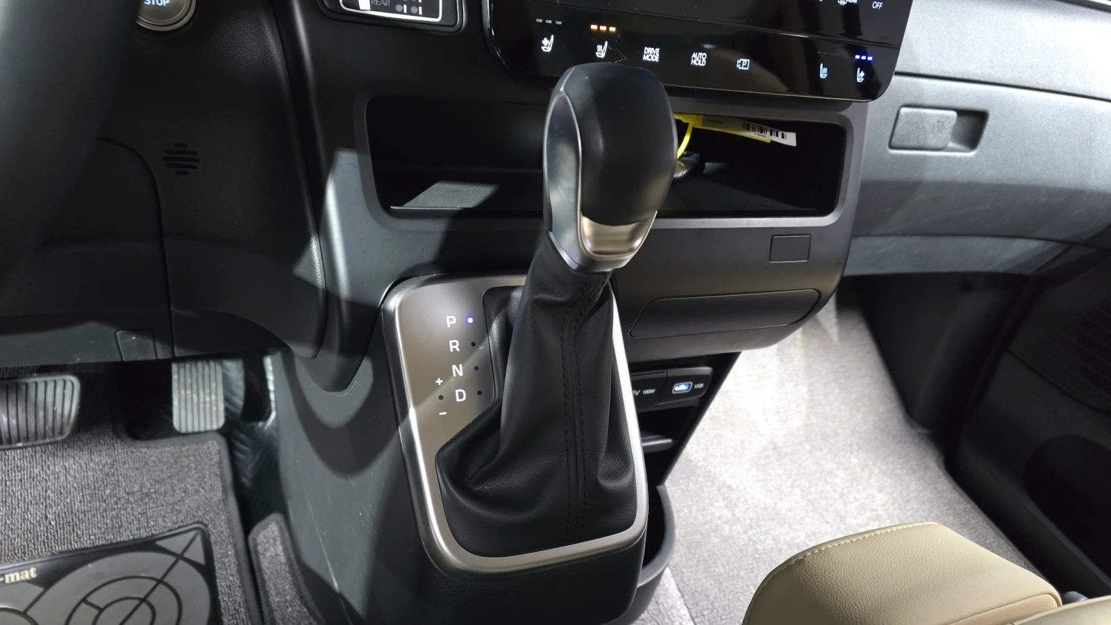 Hyundai Staria L3.5 Tourer 9seater autogeorge.com - изображение 8