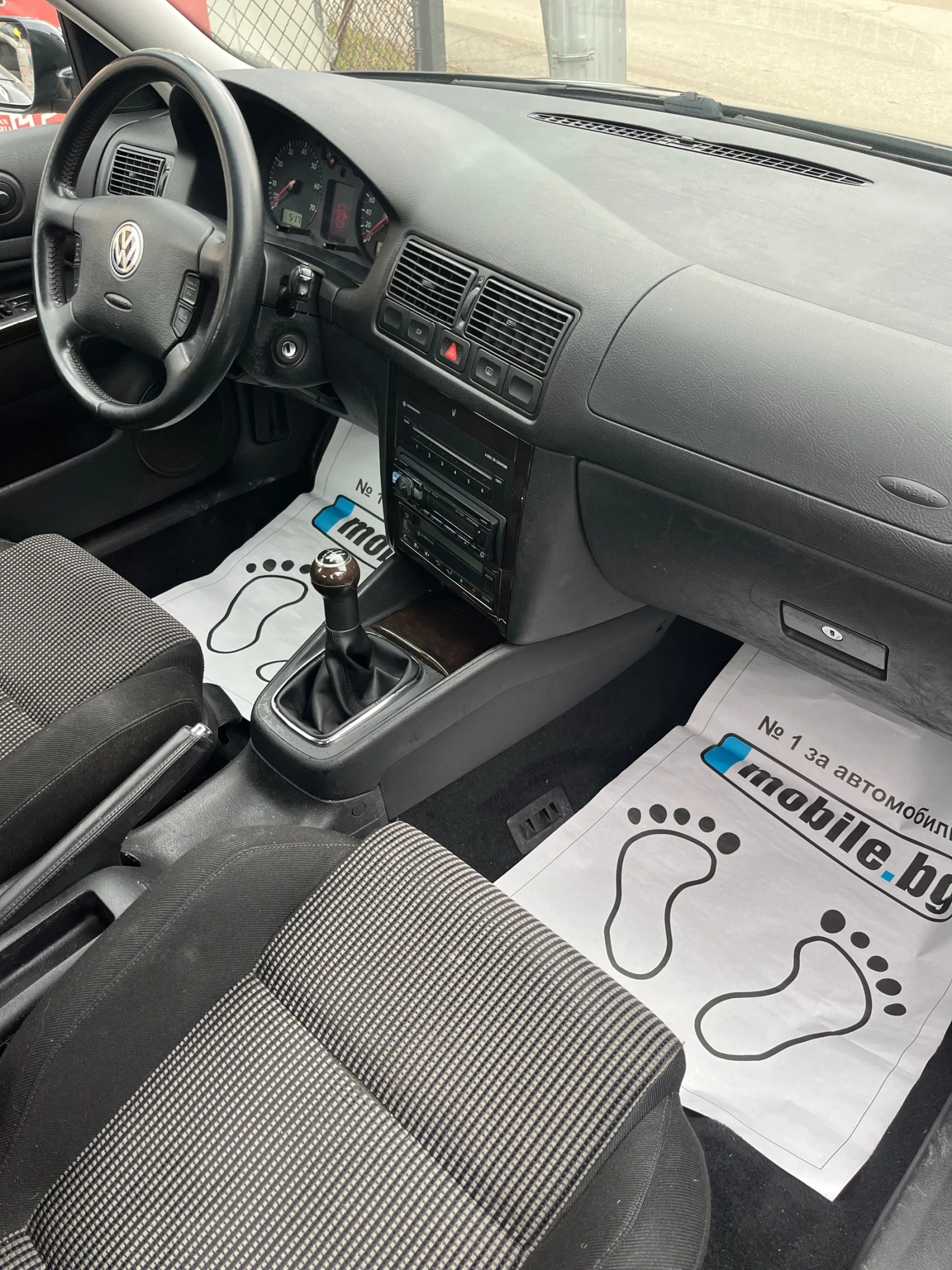 VW Golf 1.8T - GTI - 180к.с. - SWISS - 6 скорости - XENON, снимка 11 - Автомобили и джипове - 53488877