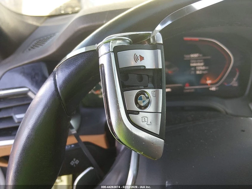 BMW 330 2l I xDrive, снимка 11 - Автомобили и джипове - 53823668