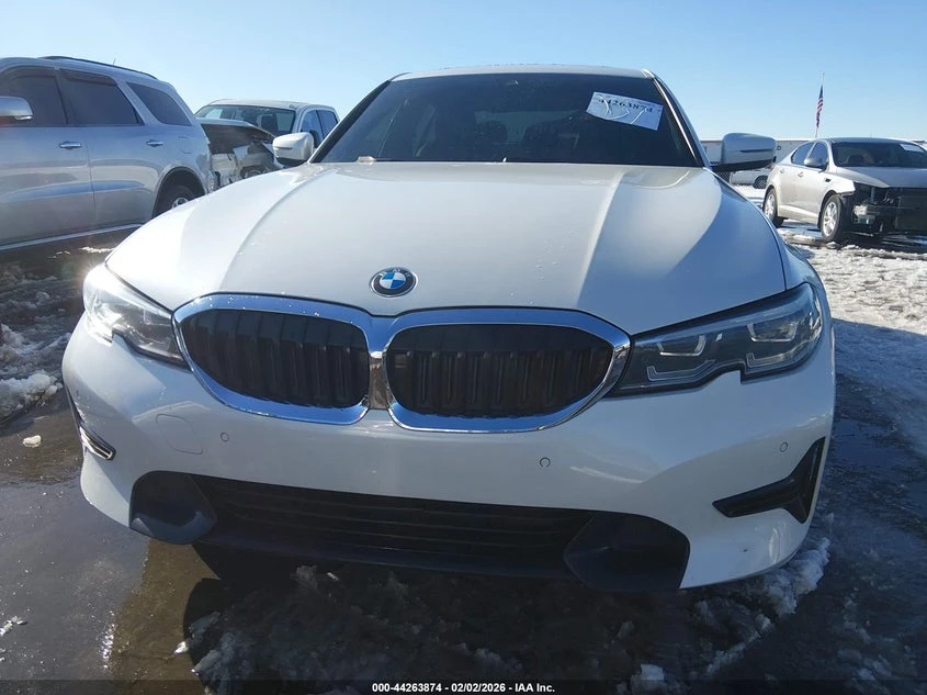BMW 330 2l I xDrive, снимка 12 - Автомобили и джипове - 53823668