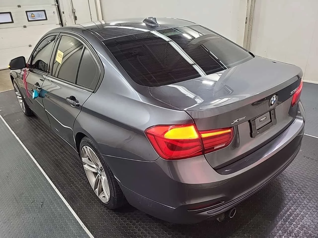 BMW 330 330I XDRIVE /CARFAX /Подгрев/Панорама/Памет/, снимка 4 - Автомобили и джипове - 53880207