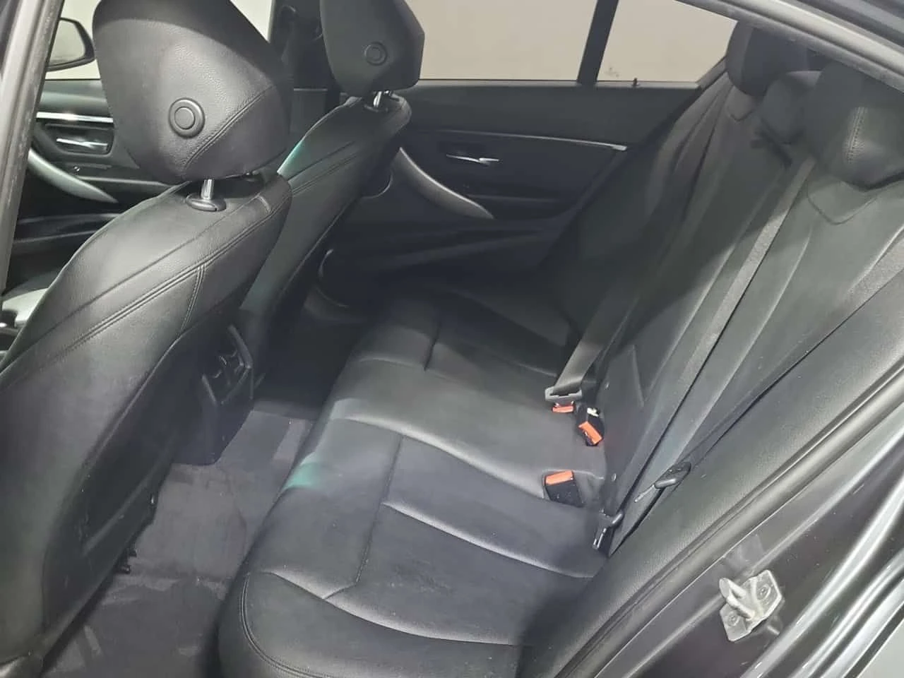 BMW 330 330I XDRIVE /CARFAX /Подгрев/Панорама/Памет/, снимка 12 - Автомобили и джипове - 53880207