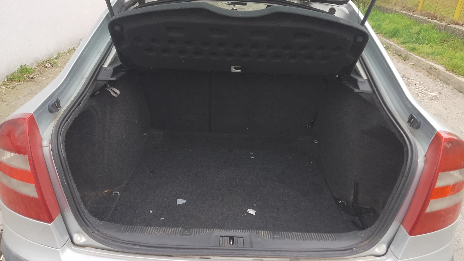 Skoda Octavia 1.9TDi, снимка 10 - Автомобили и джипове - 53942217