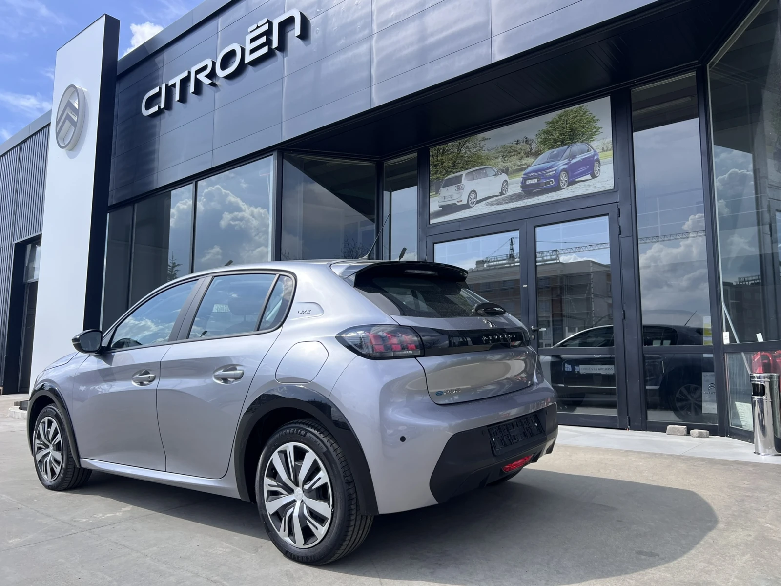 Peugeot 208 50 kWh/ �� ���� 1400 �� | Mobile.bg � ����������� 3