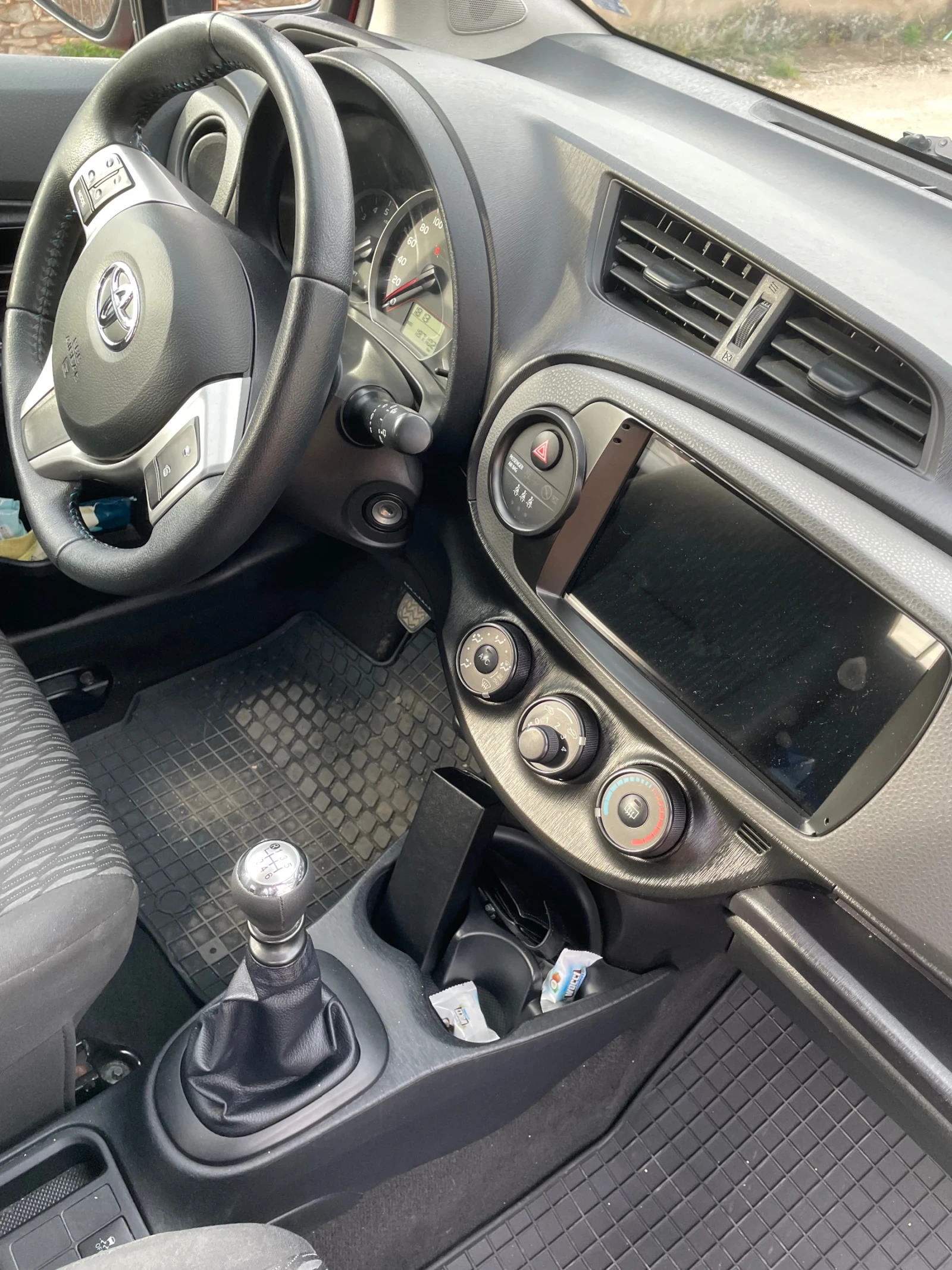 Toyota Yaris Хг, снимка 8 - Автомобили и джипове - 54480714