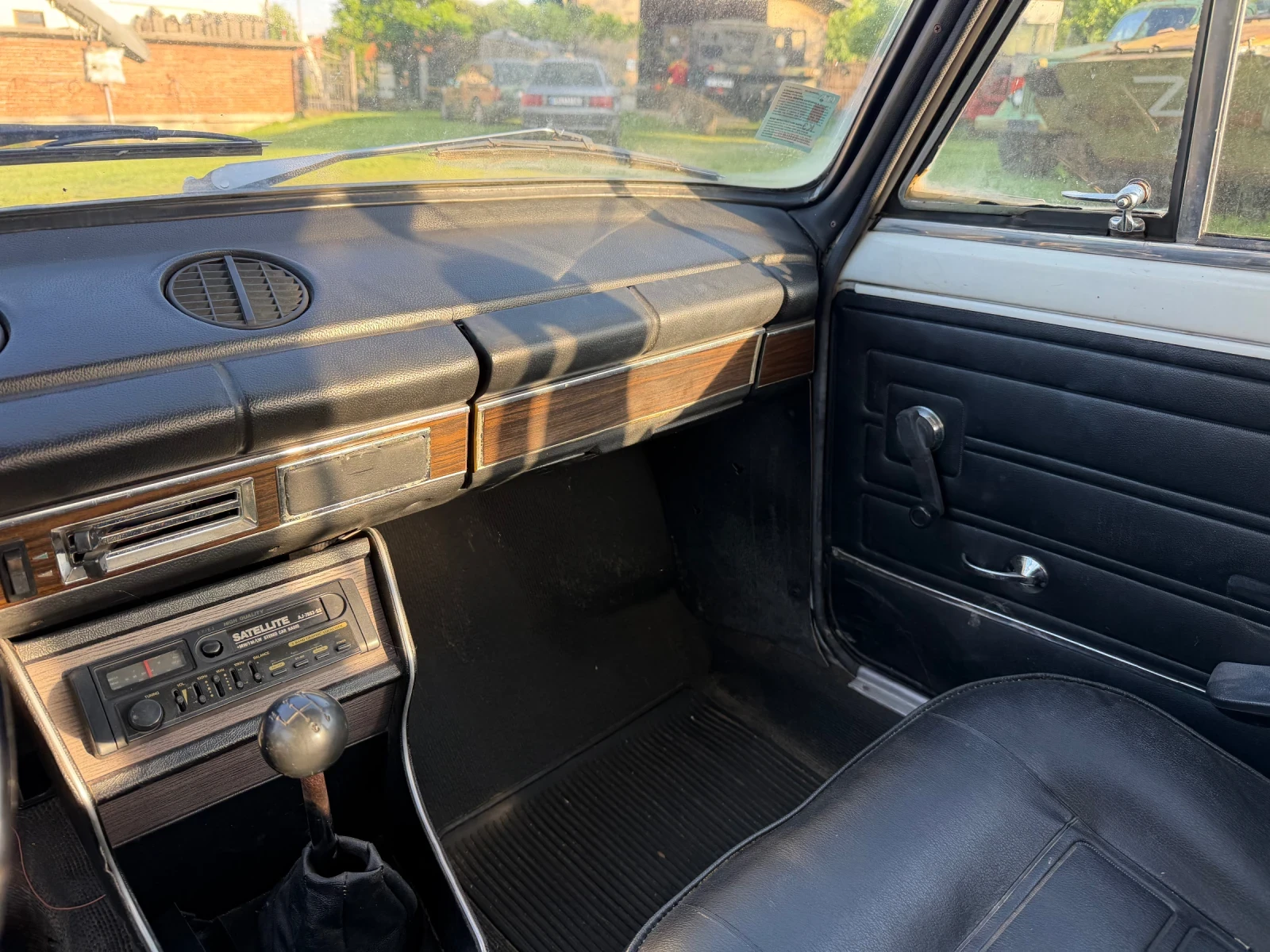 Lada 1200 S Регистрирана без прехвърляне доста запазена, снимка 12 - Автомобили и джипове - 54648960