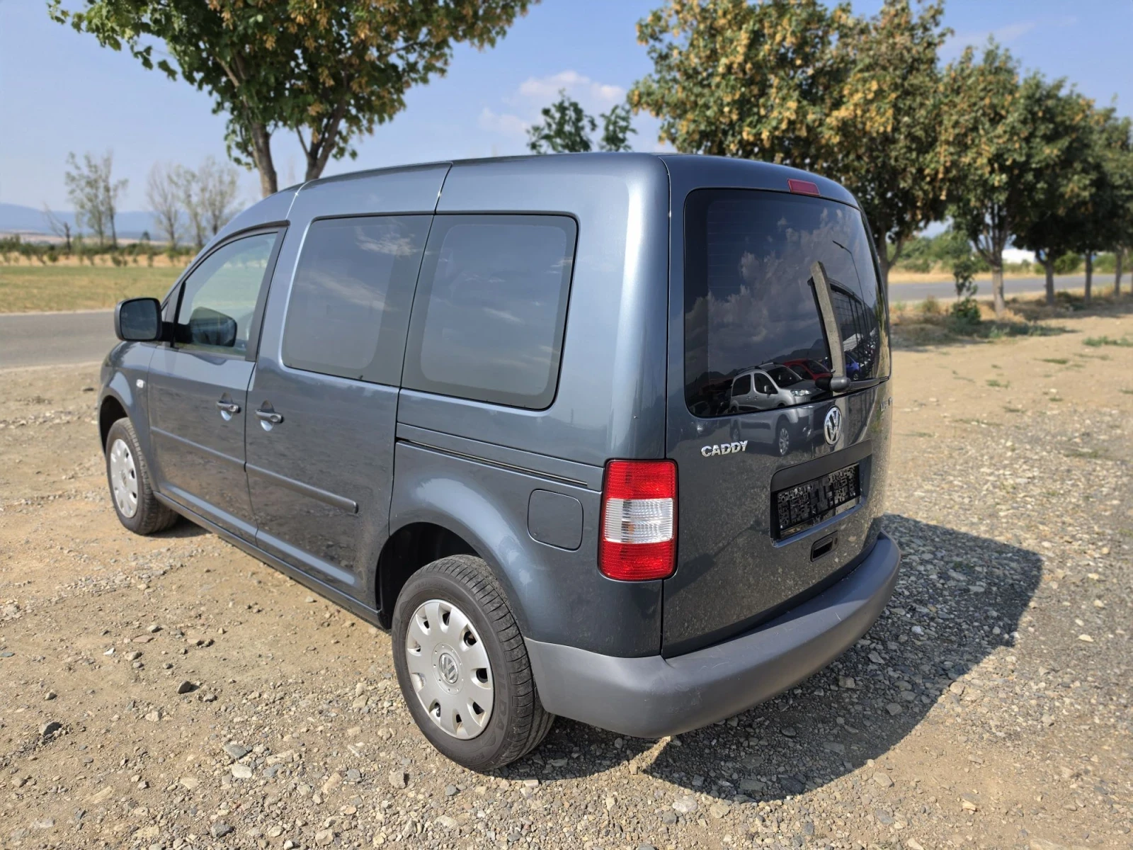 VW Caddy 1.6 102, снимка 4 - Автомобили и джипове - 54896172