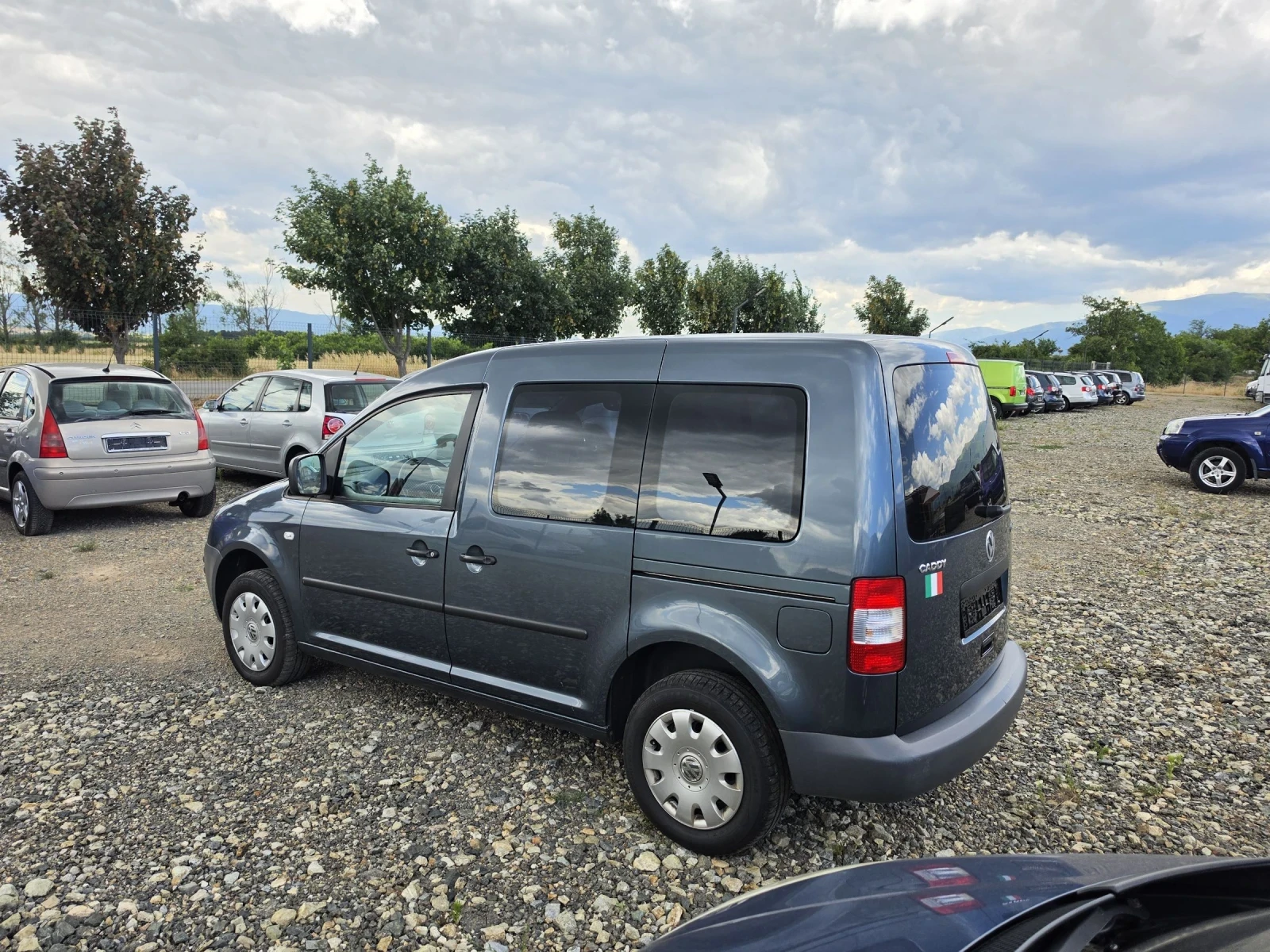 VW Caddy 1.6 102, снимка 4 - Автомобили и джипове - 54896172