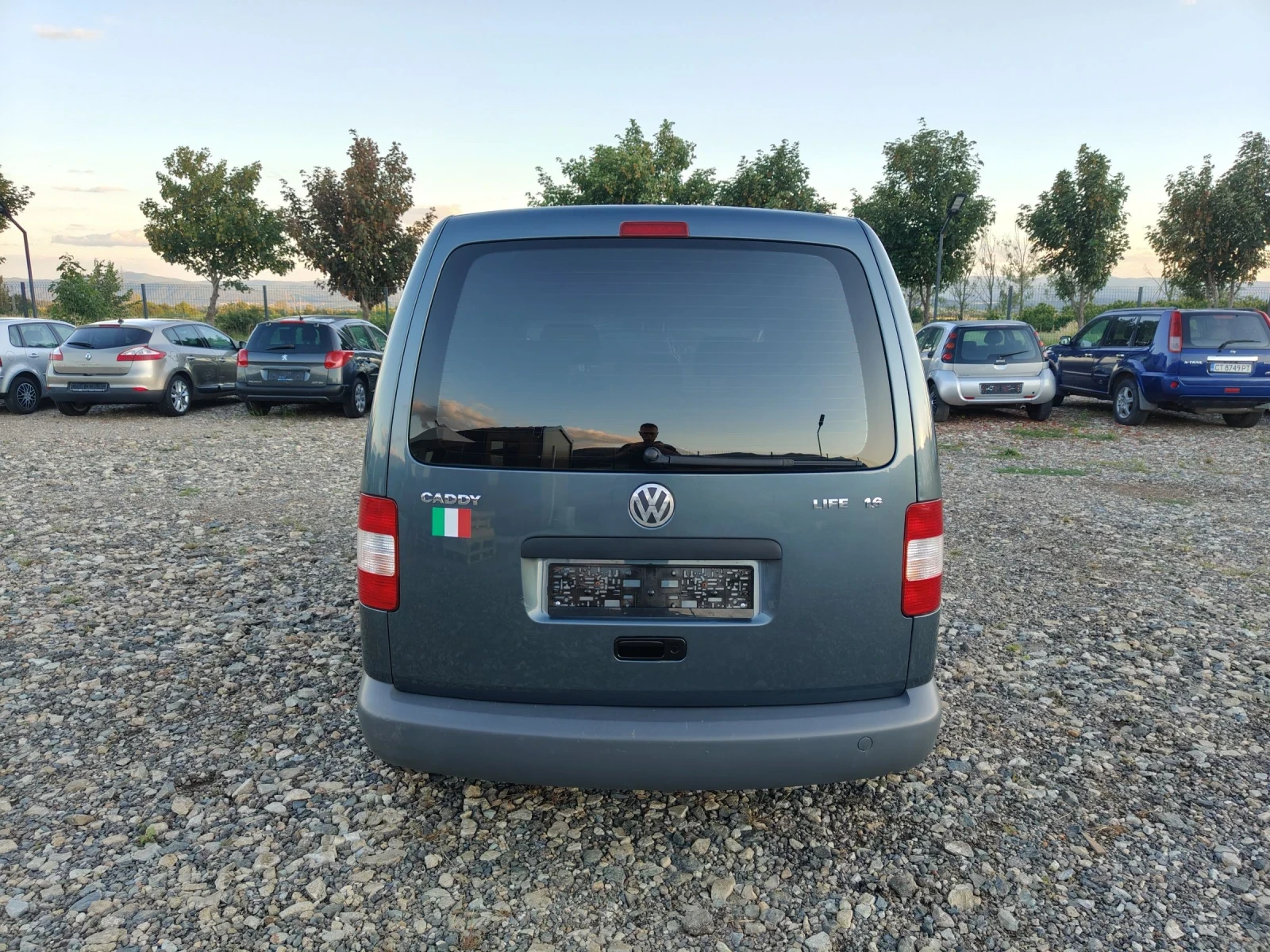 VW Caddy 1.6 102, снимка 6 - Автомобили и джипове - 54896172