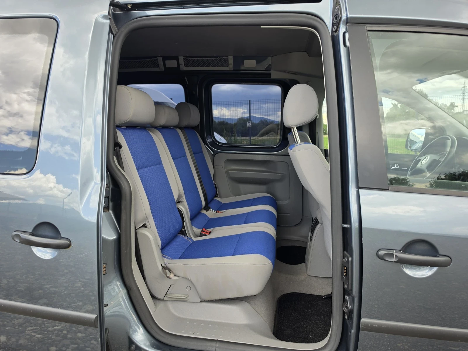 VW Caddy 1.6 102, снимка 15 - Автомобили и джипове - 54896172
