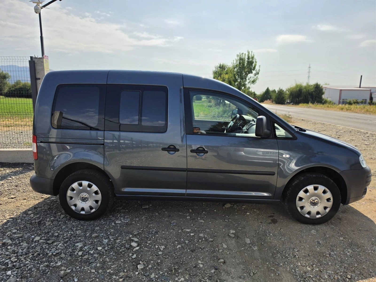 VW Caddy 1.6 102, снимка 6 - Автомобили и джипове - 54896172