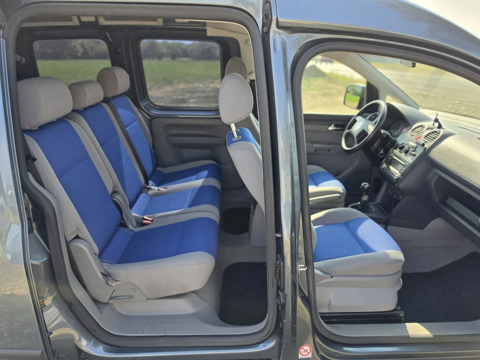 VW Caddy 1.6 102, снимка 12 - Автомобили и джипове - 54896172