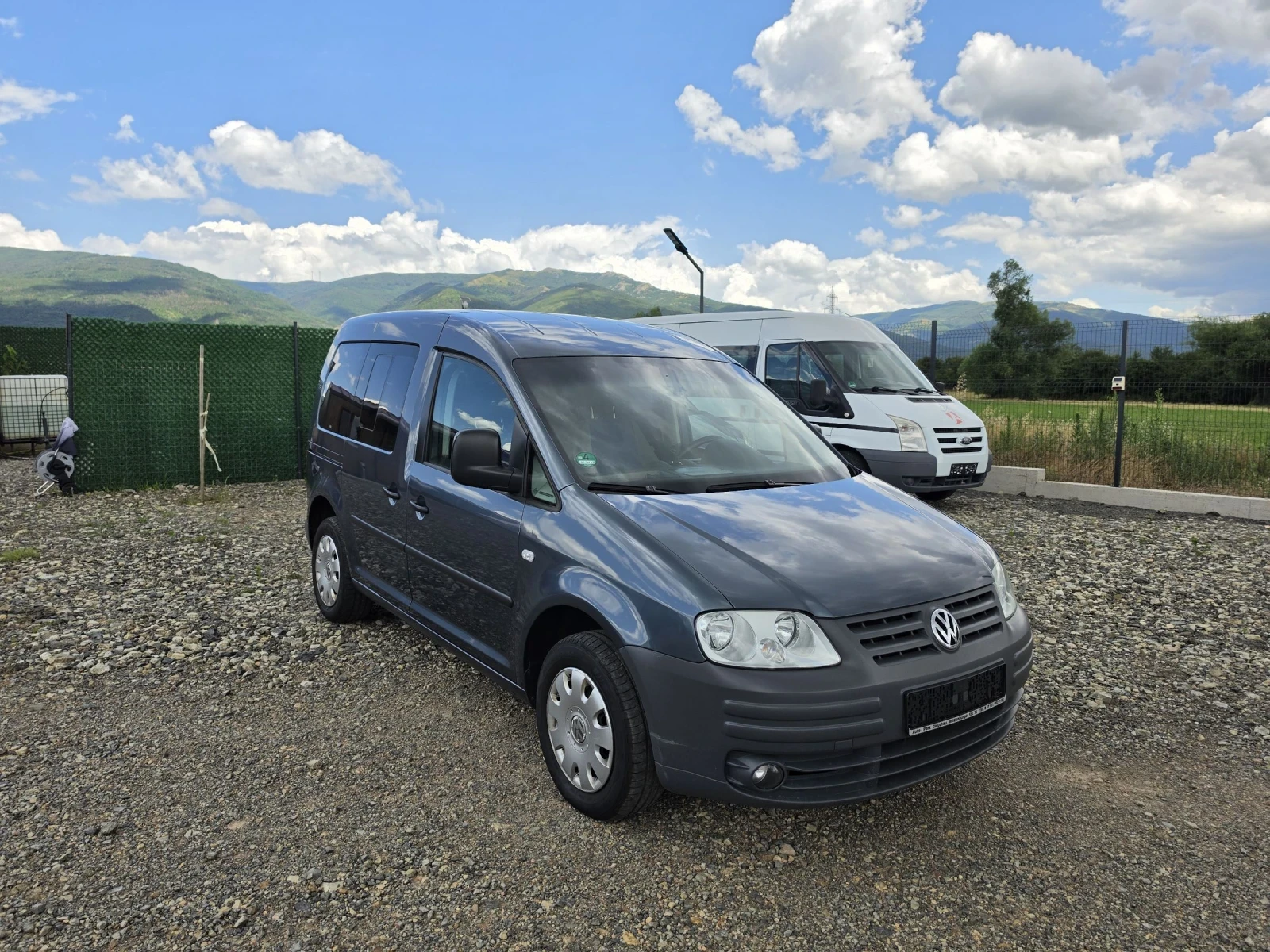 VW Caddy 1.6 102, снимка 8 - Автомобили и джипове - 54896172