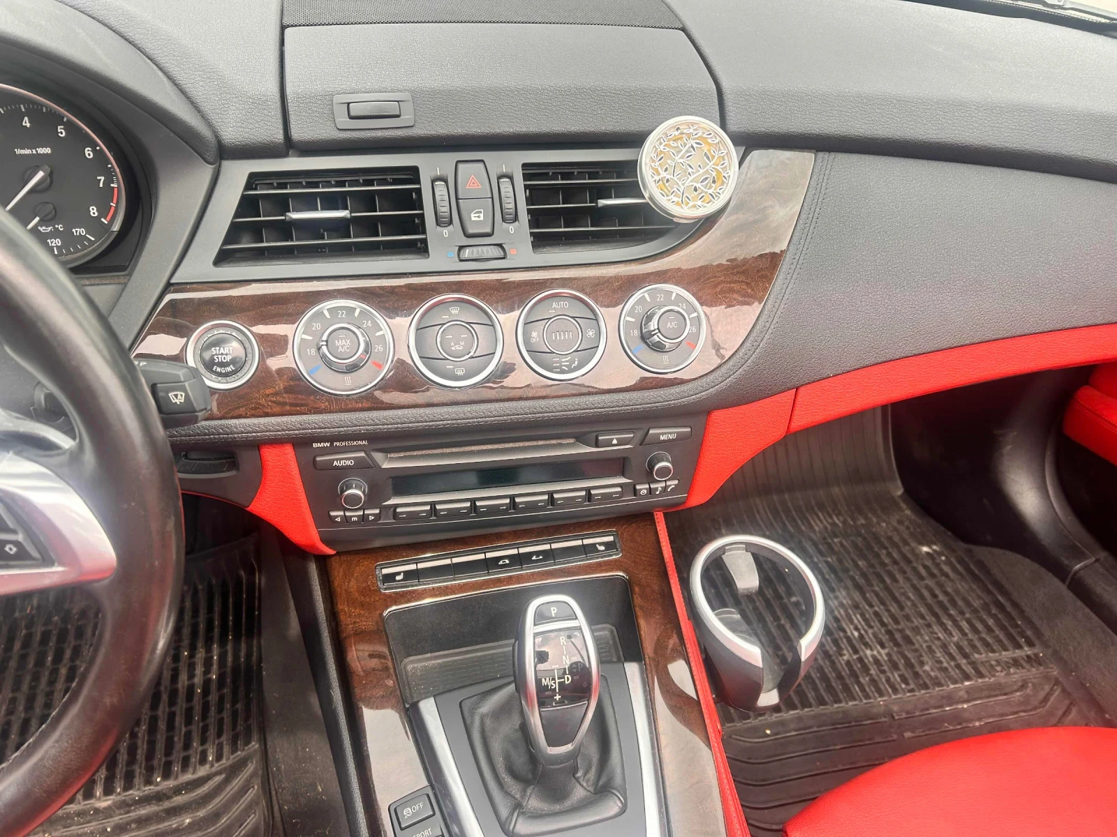 BMW Z4 sDrive35i / CARFAX, снимка 9 - Автомобили и джипове - 54952511