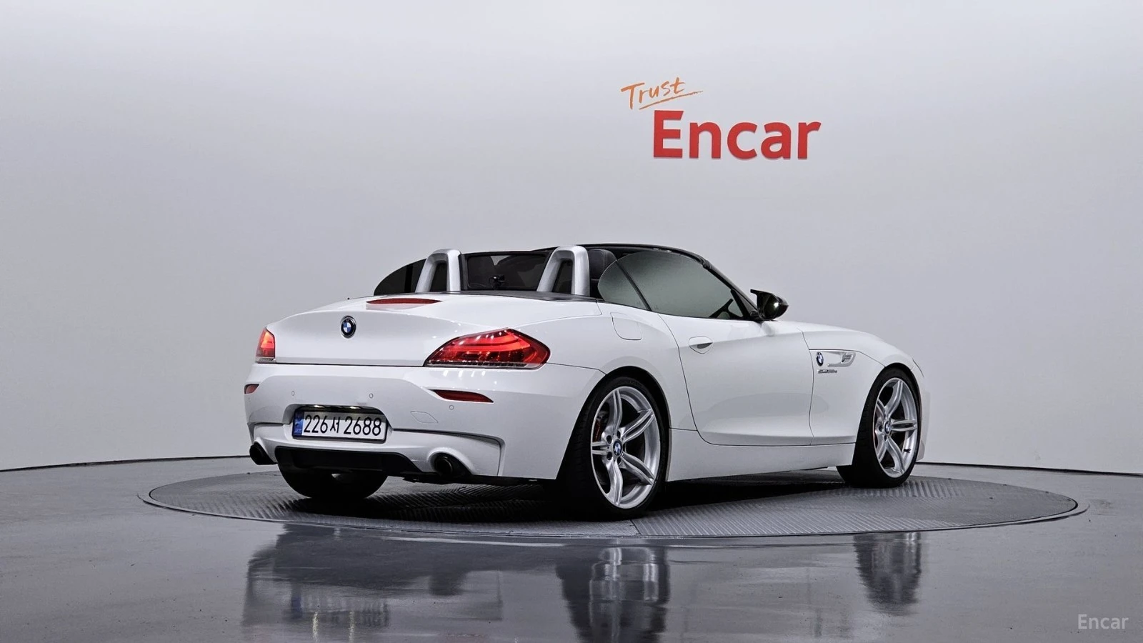 BMW Z4 35is* DCT* КОЖА* ПОДГРЕВ* КАМЕРА* , снимка 2 - Автомобили и джипове - 55625715