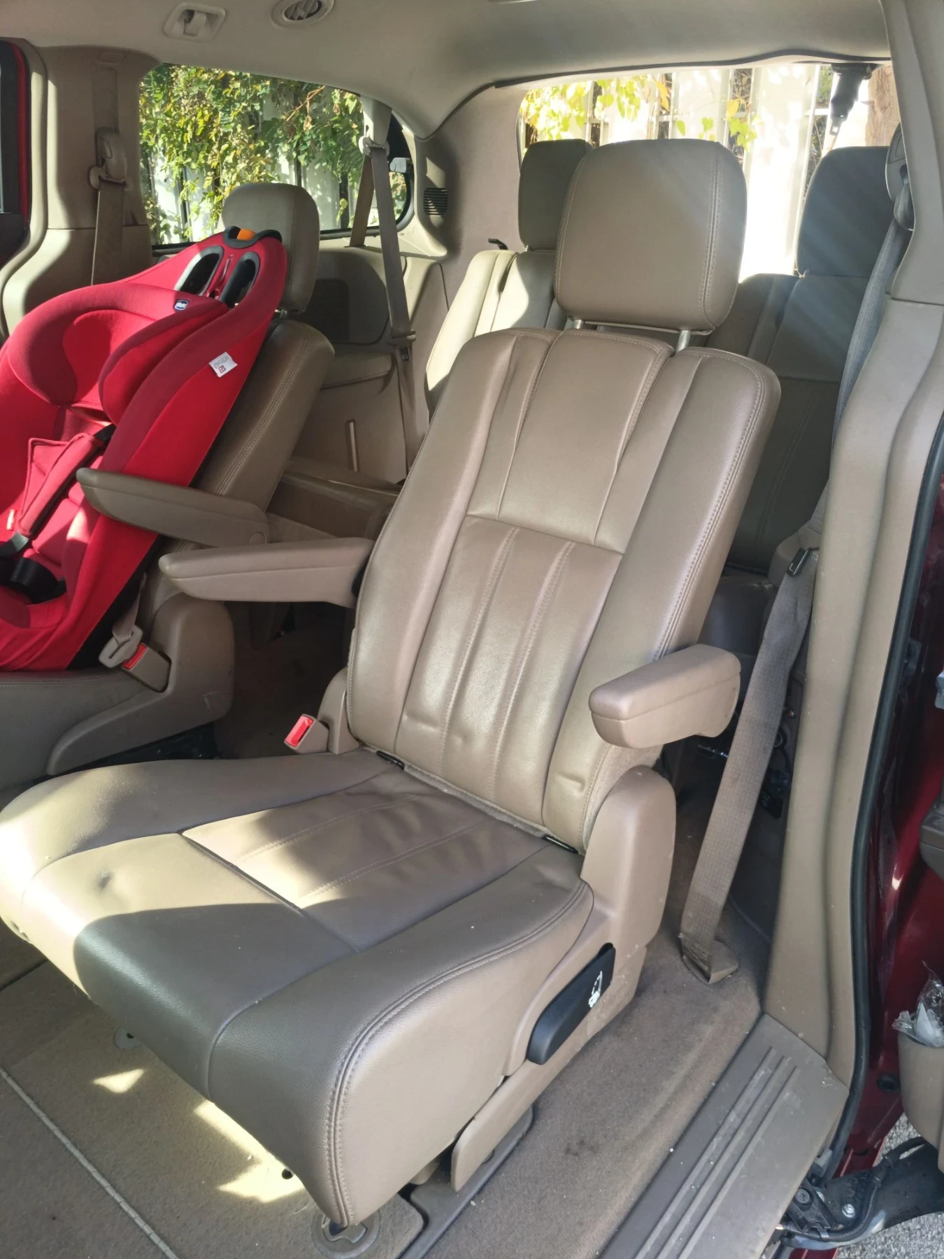 Chrysler Town and Country, снимка 12 - Автомобили и джипове - 55867797