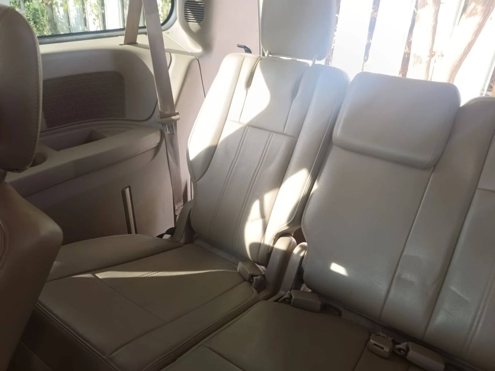 Chrysler Town and Country, снимка 11 - Автомобили и джипове - 55867797