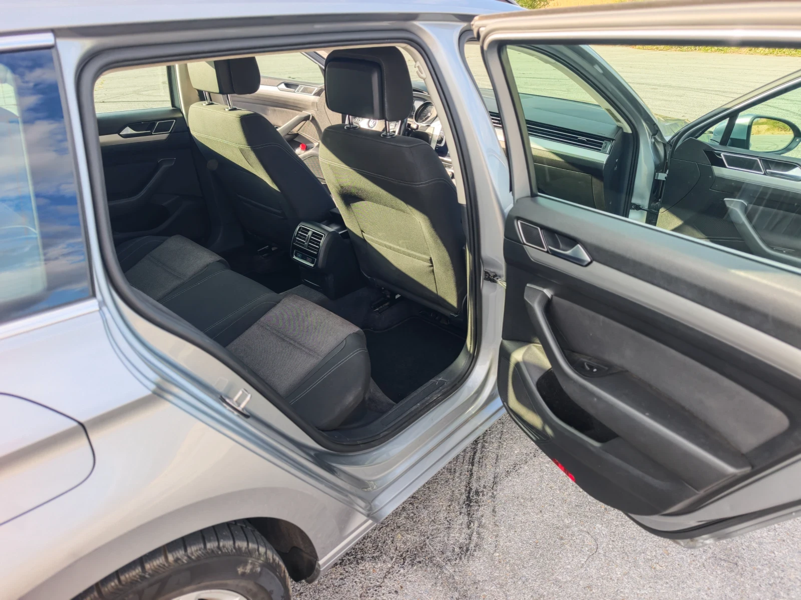 VW Passat 2.0 TDI, снимка 11 - Автомобили и джипове - 56180304