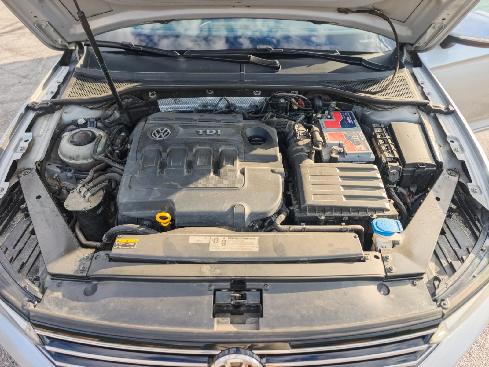 VW Passat 2.0 TDI, снимка 12 - Автомобили и джипове - 56180304
