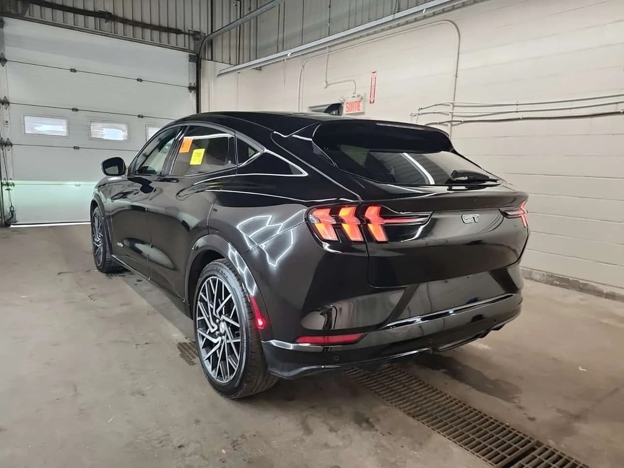Ford Mustang Mach-E GT PERFORMANCE EDITION  CARFAX, снимка 4 - Автомобили и джипове - 56340801