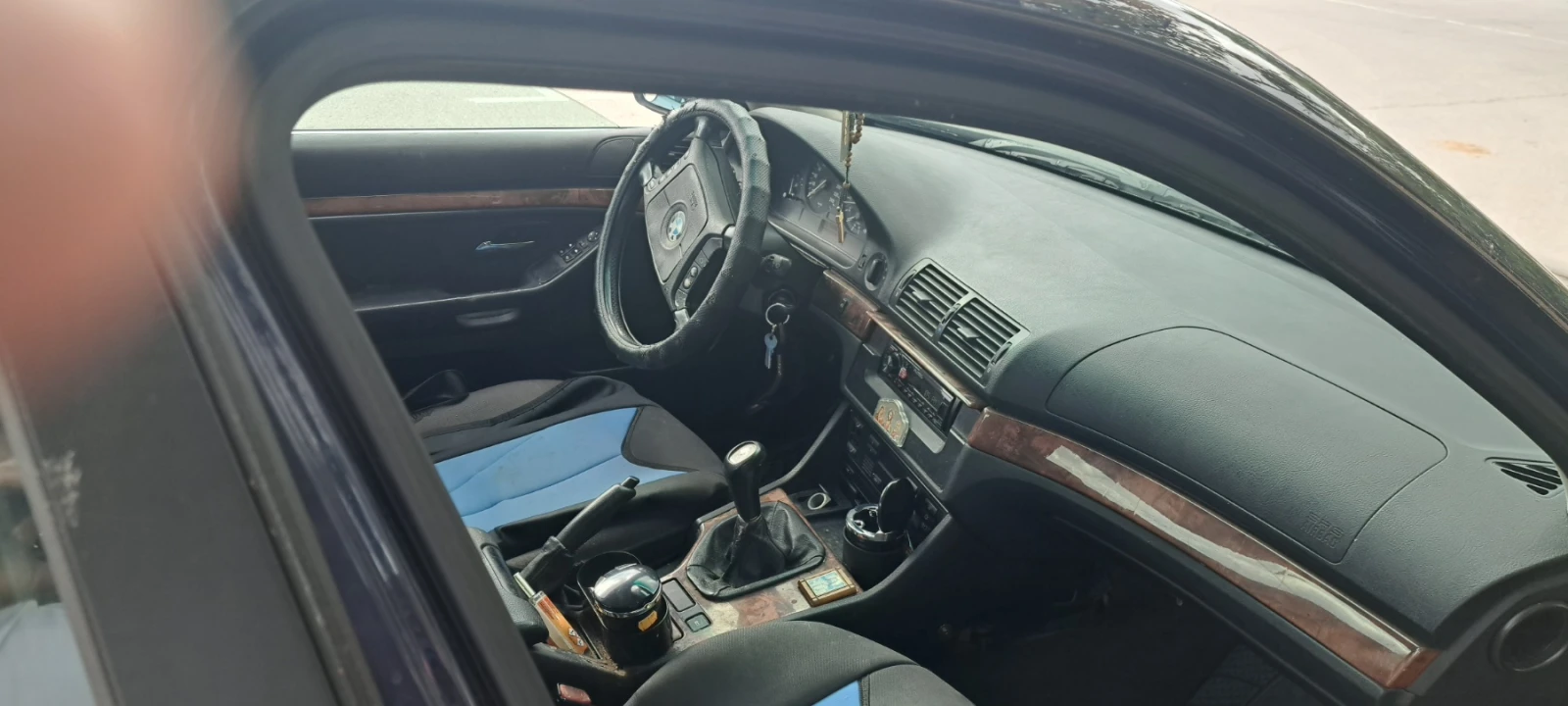 BMW 523 2.5i, снимка 3 - Автомобили и джипове - 56434697