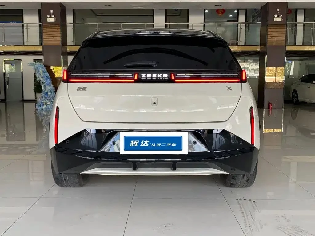 Zeekr X, снимка 7 - Автомобили и джипове - 56685906