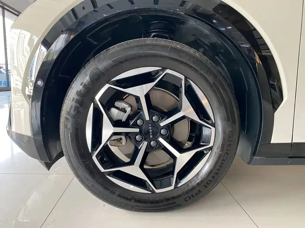 Zeekr X, снимка 10 - Автомобили и джипове - 56685906
