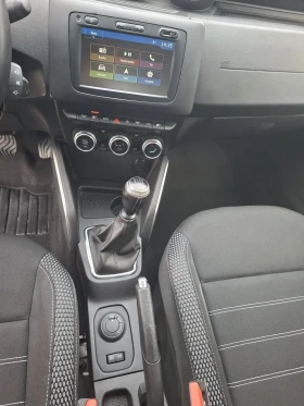 Dacia Duster 1.5 NAVI 4X4, снимка 11