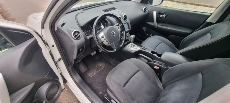 Nissan Qashqai 2.0dci 4x4 Авоматик, снимка 5 - Автомобили и джипове - 46117773