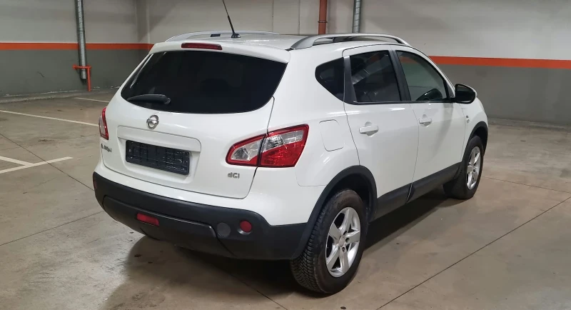 Nissan Qashqai 2.0dci 4x4 Авоматик, снимка 4 - Автомобили и джипове - 46117773